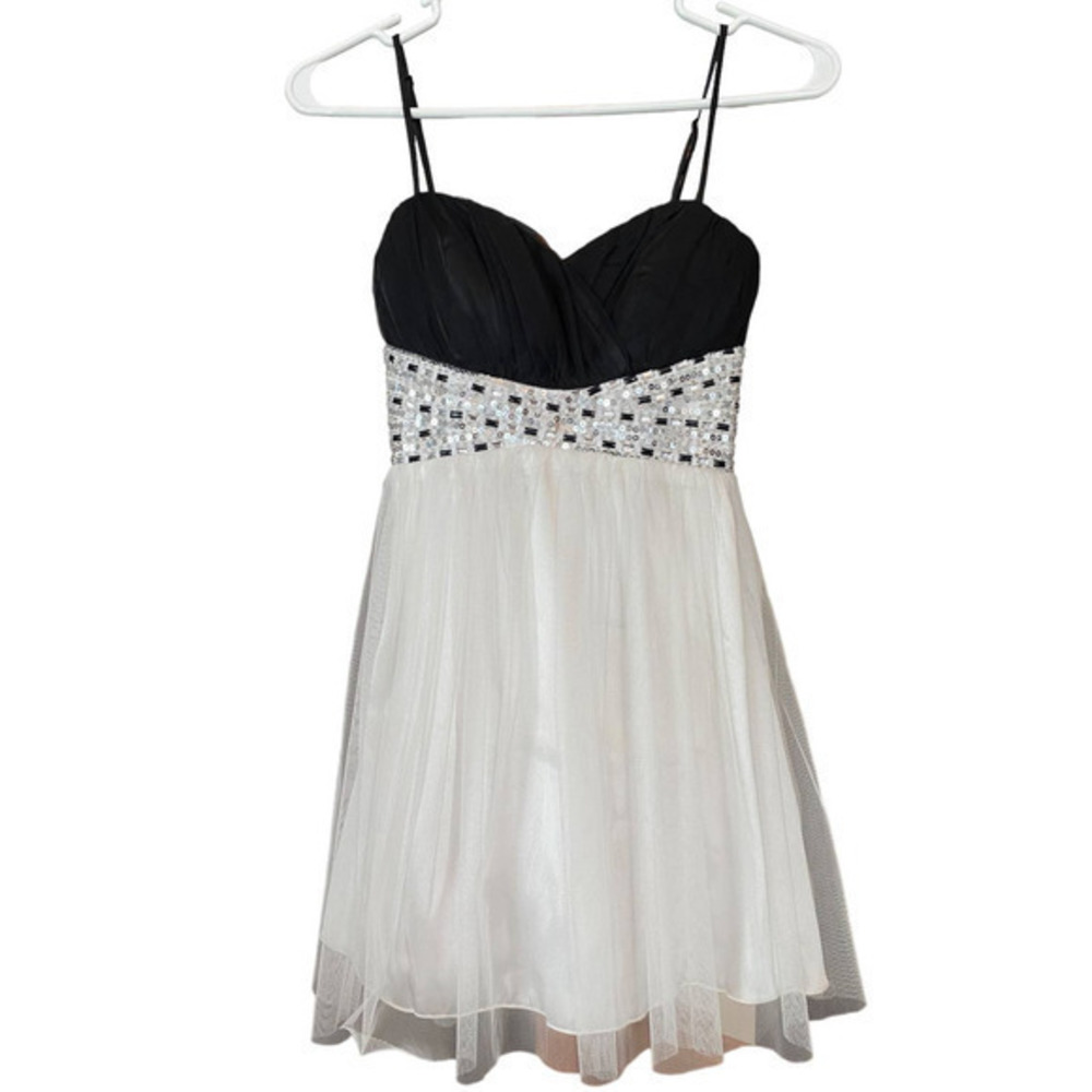 B. Darling White‎ Black Sequin Sweet Heart Cocktail Special Occasion Dress 3/4